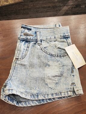 Distressed Camo Short